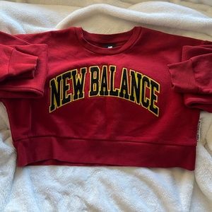New Balance Velvet Letters mid drift short Sweatshirt